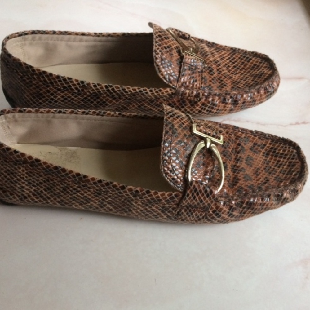 AK Anne Klein women's loafers size 8.5